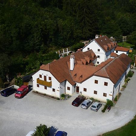 Pension Kadlcuv Mlyn Brno Buitenkant foto