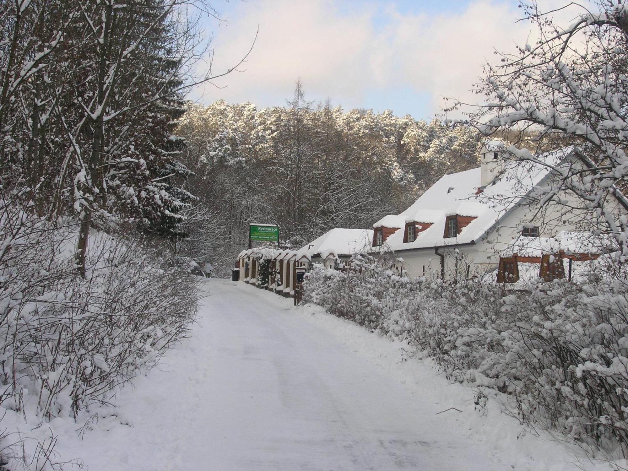 Pension Kadlcuv Mlyn Brno Buitenkant foto