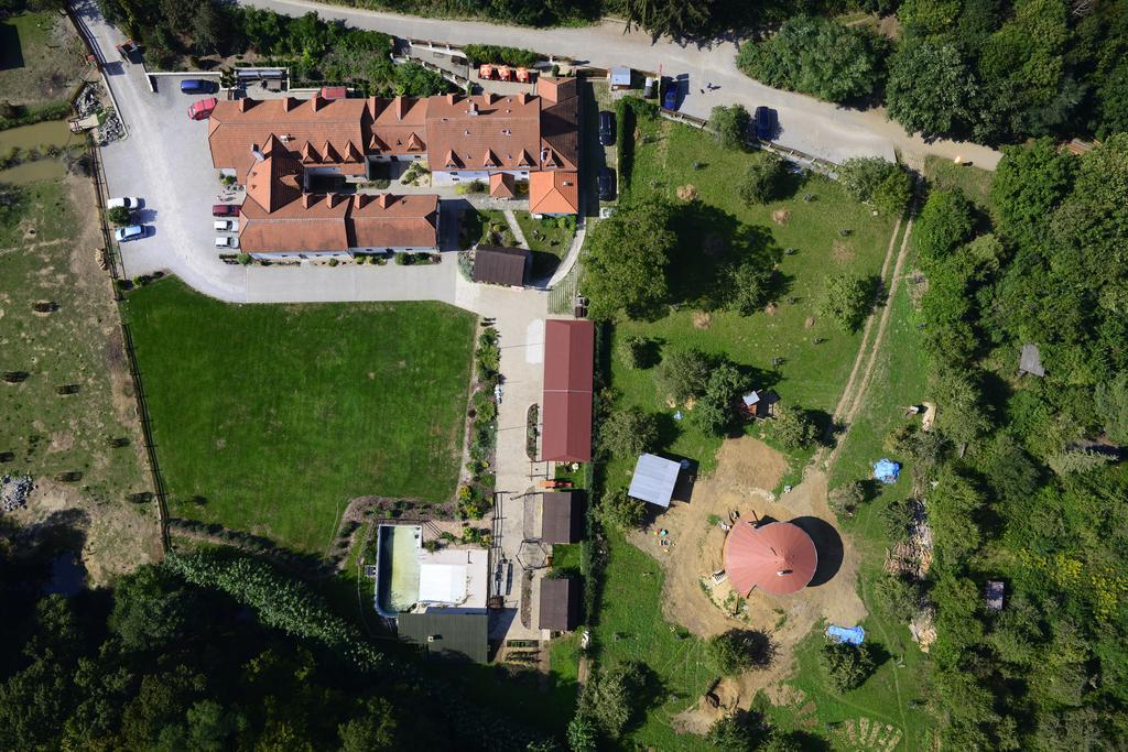 Pension Kadlcuv Mlyn Brno Buitenkant foto