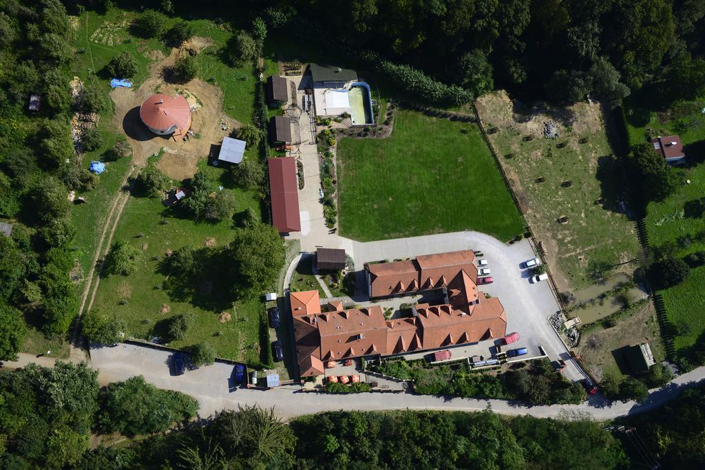 Pension Kadlcuv Mlyn Brno Buitenkant foto