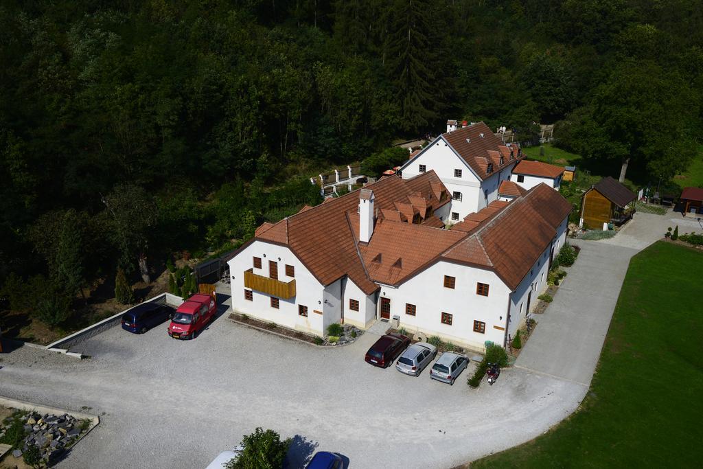 Pension Kadlcuv Mlyn Brno Buitenkant foto